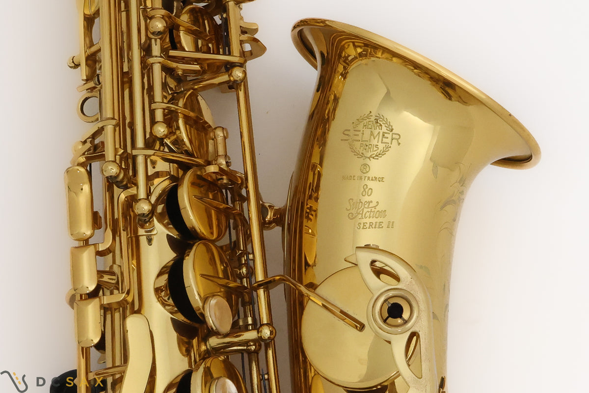 Selmer Jubilee Series II alto saxophone close-up of the logo on the bell
