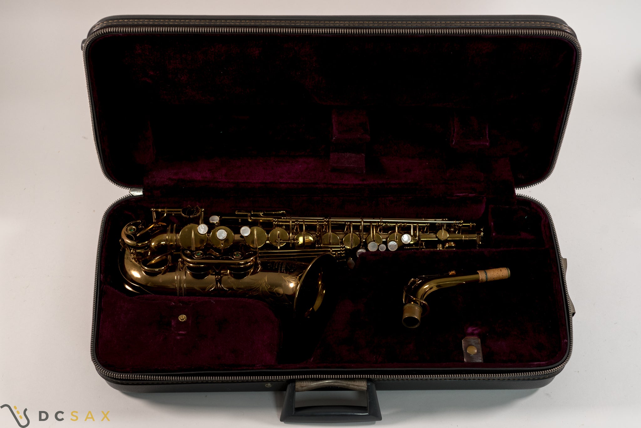114,xxx Selmer Mark VI Alto Saxophone, Near Mint
